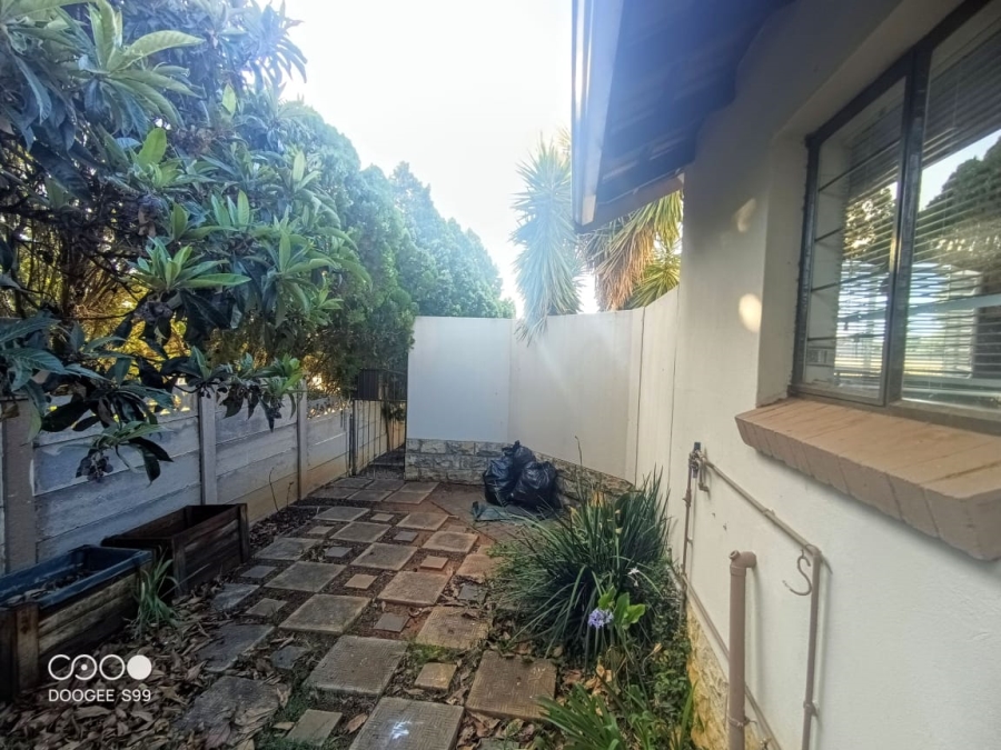 4 Bedroom Property for Sale in Langenhovenpark Free State